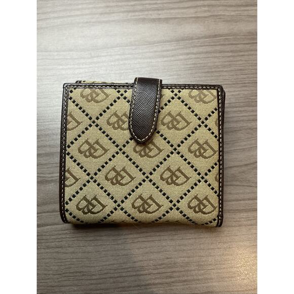 Vintg.Dooney &Bourke Square Canvas Leather Trim Brown DB Logo BiFold Wallet - Picture 2 of 10